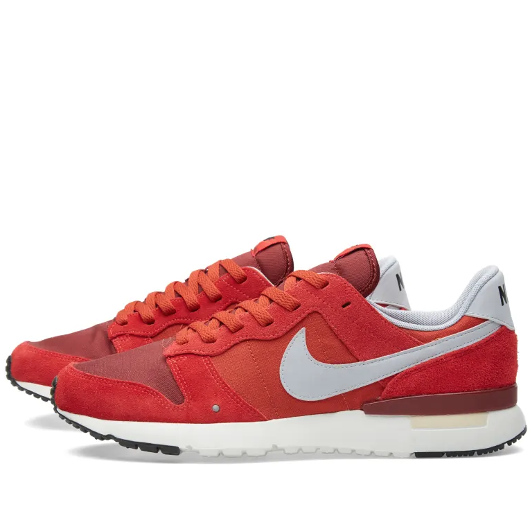 Nike Archive 83.M Game Red Sail